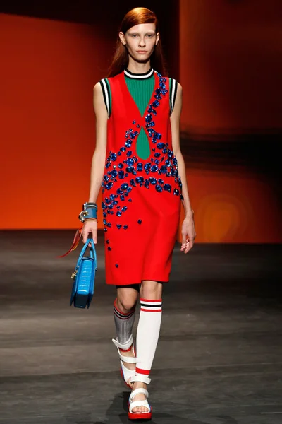 Look 11